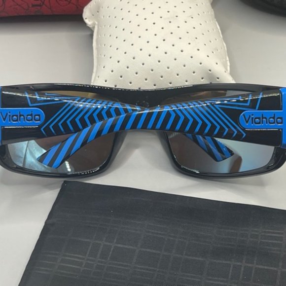 Two RockStar Model Sunglasses - Picture 7 of 10